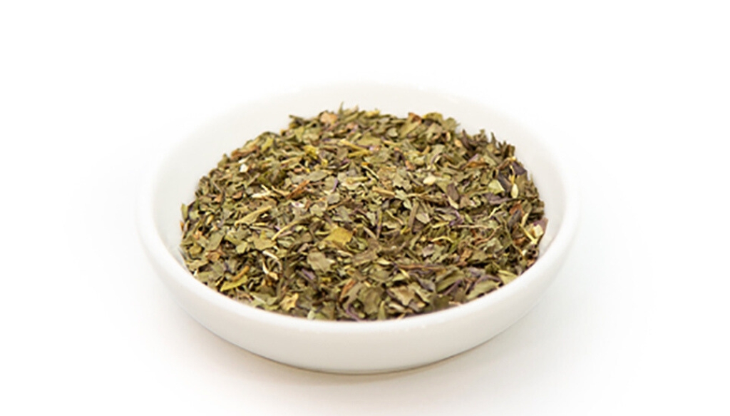 loose rtny organic peppermint c/s in a white bowl